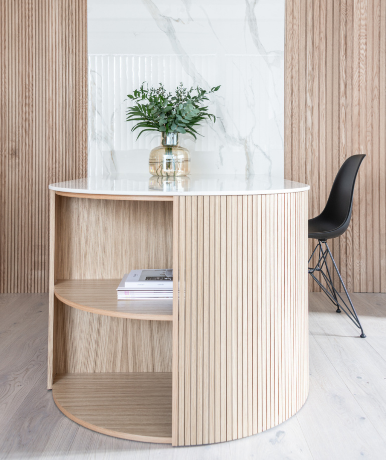 Work desk