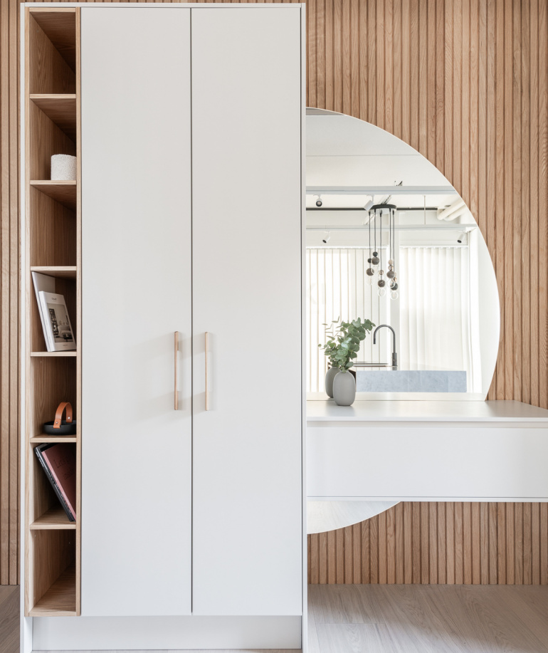 Hallway closet system